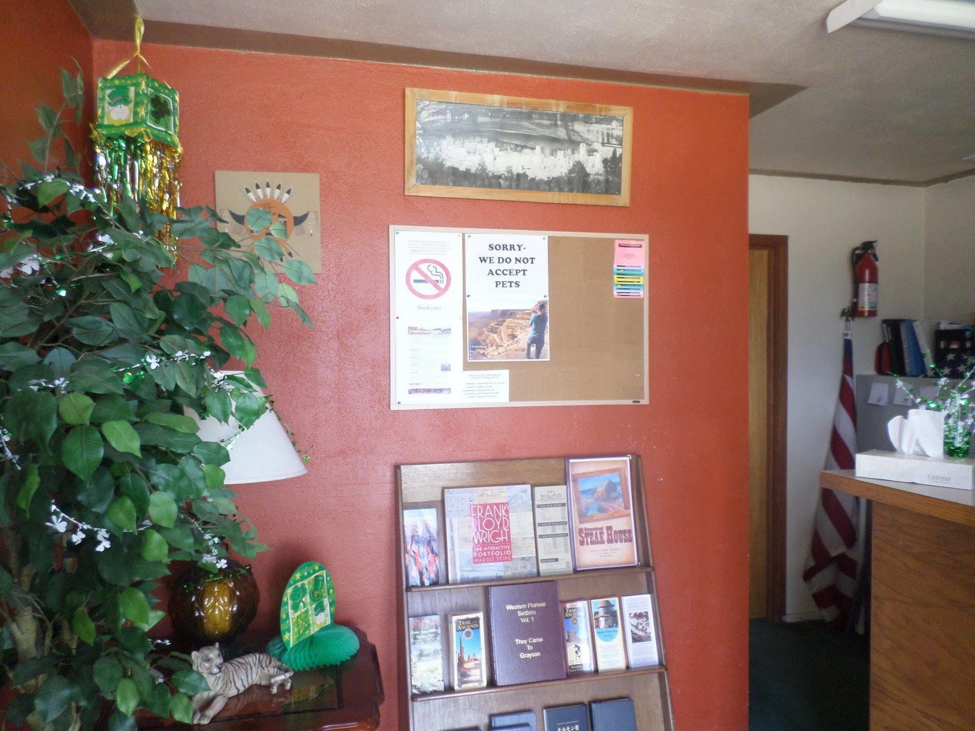 Cliff Palace Motel Blanding Eksteriør bilde